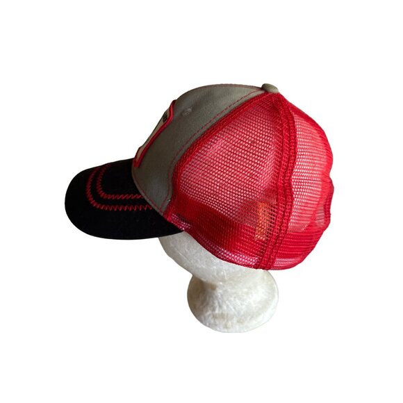 Lucky 7 USA Shark Embroidered Red & Black Trucker Hat Adjustable - Picture 2 of 8